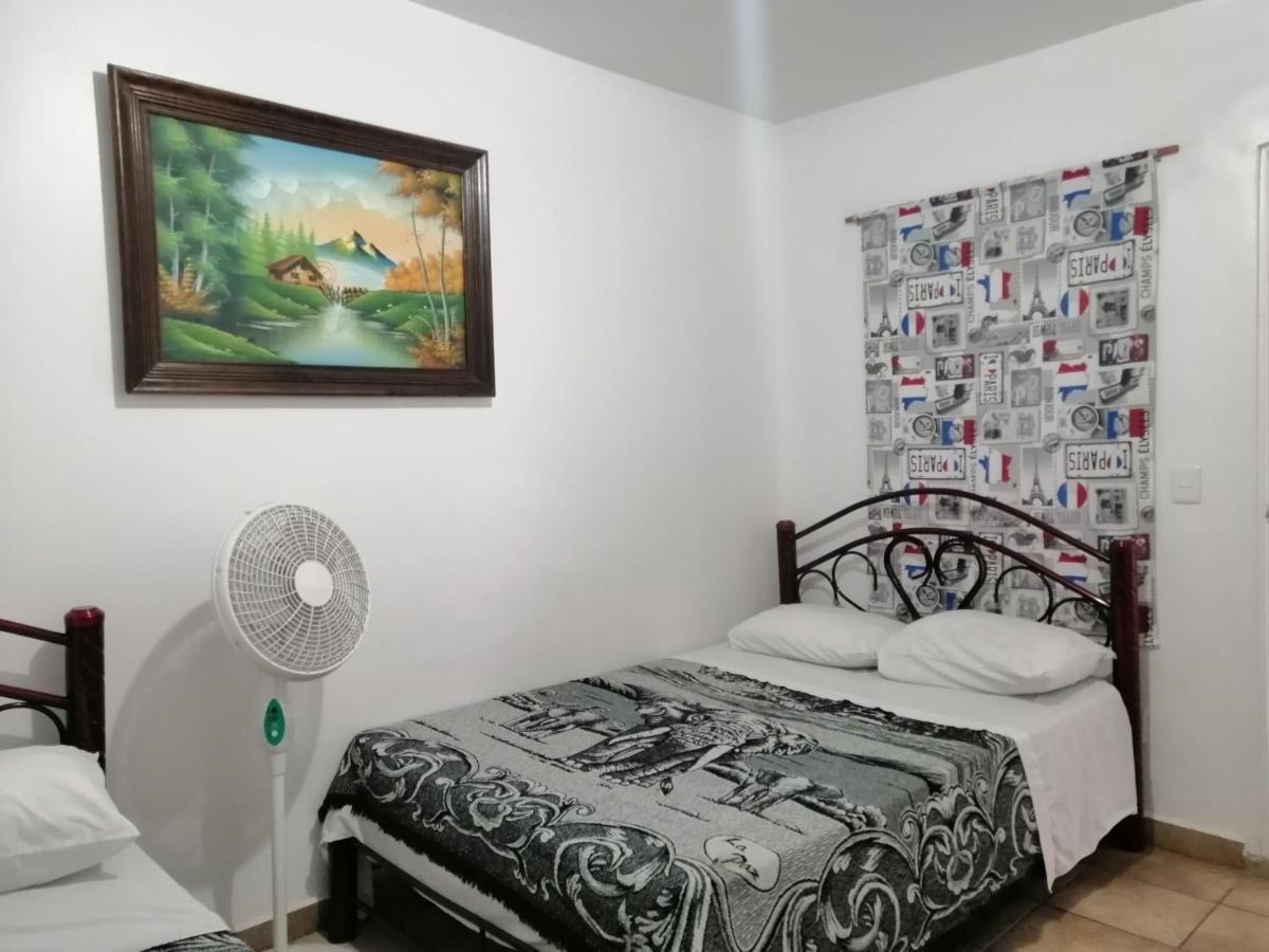 Hostal Maple Керетаро Екстер'єр фото