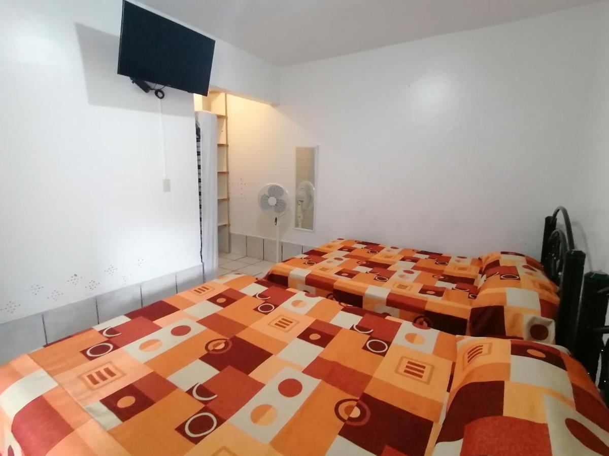 Hostal Maple Керетаро Екстер'єр фото
