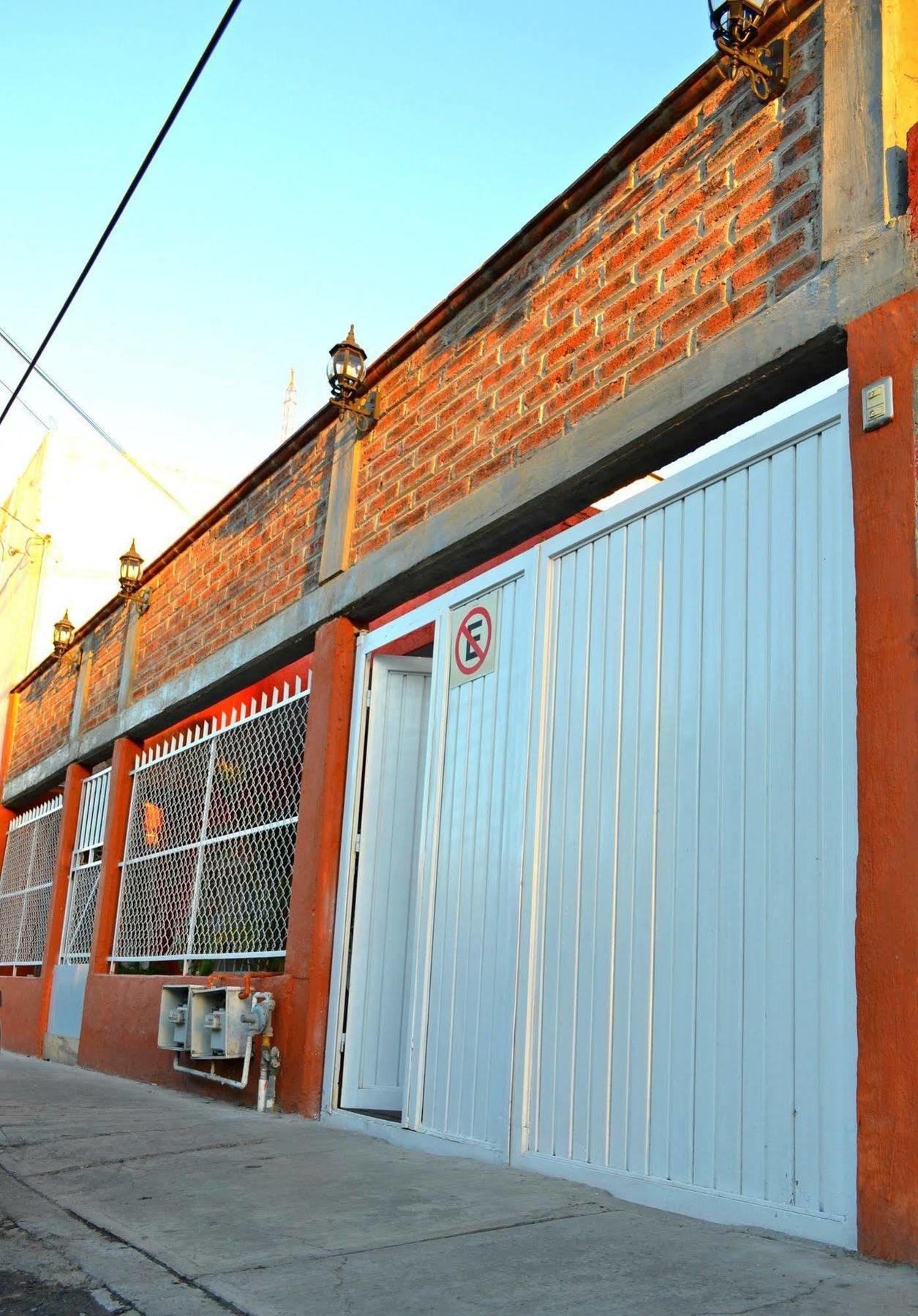 Hostal Maple Керетаро Екстер'єр фото