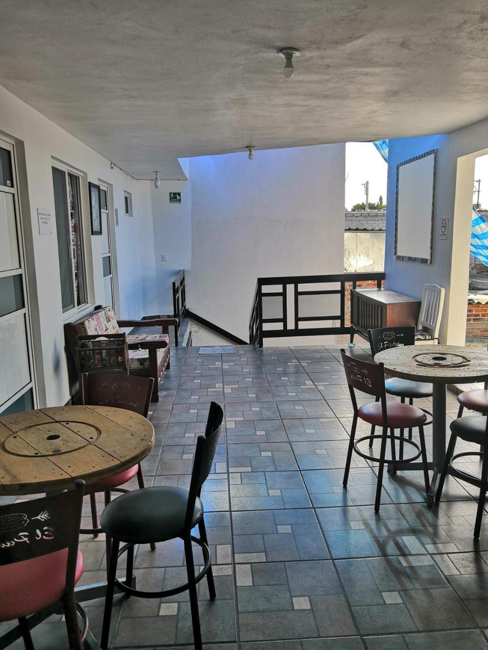 Hostal Maple Керетаро Екстер'єр фото